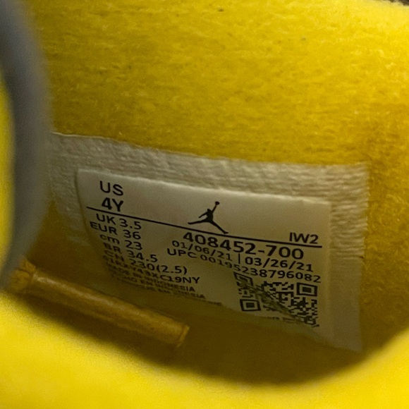 Air Jordan 4 Retro GS 'Lightning' 2021 408452-700 4Y Women's Size 5.5 - Picture 6 of 7